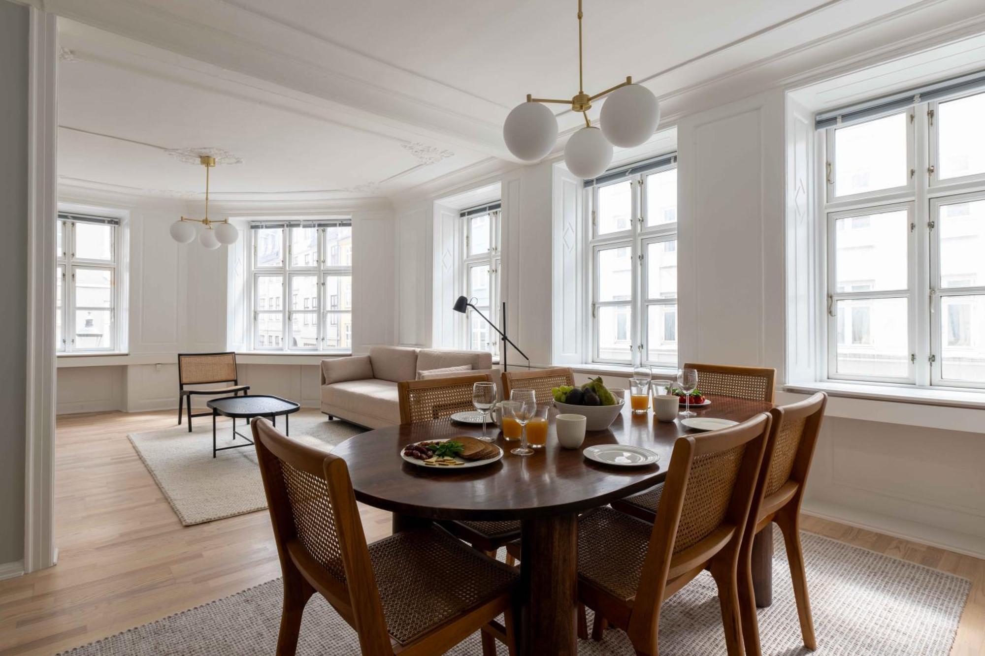 Spacious Tivoli Gardens Apartment W 3 Bedrooms 哥本哈根 外观 照片