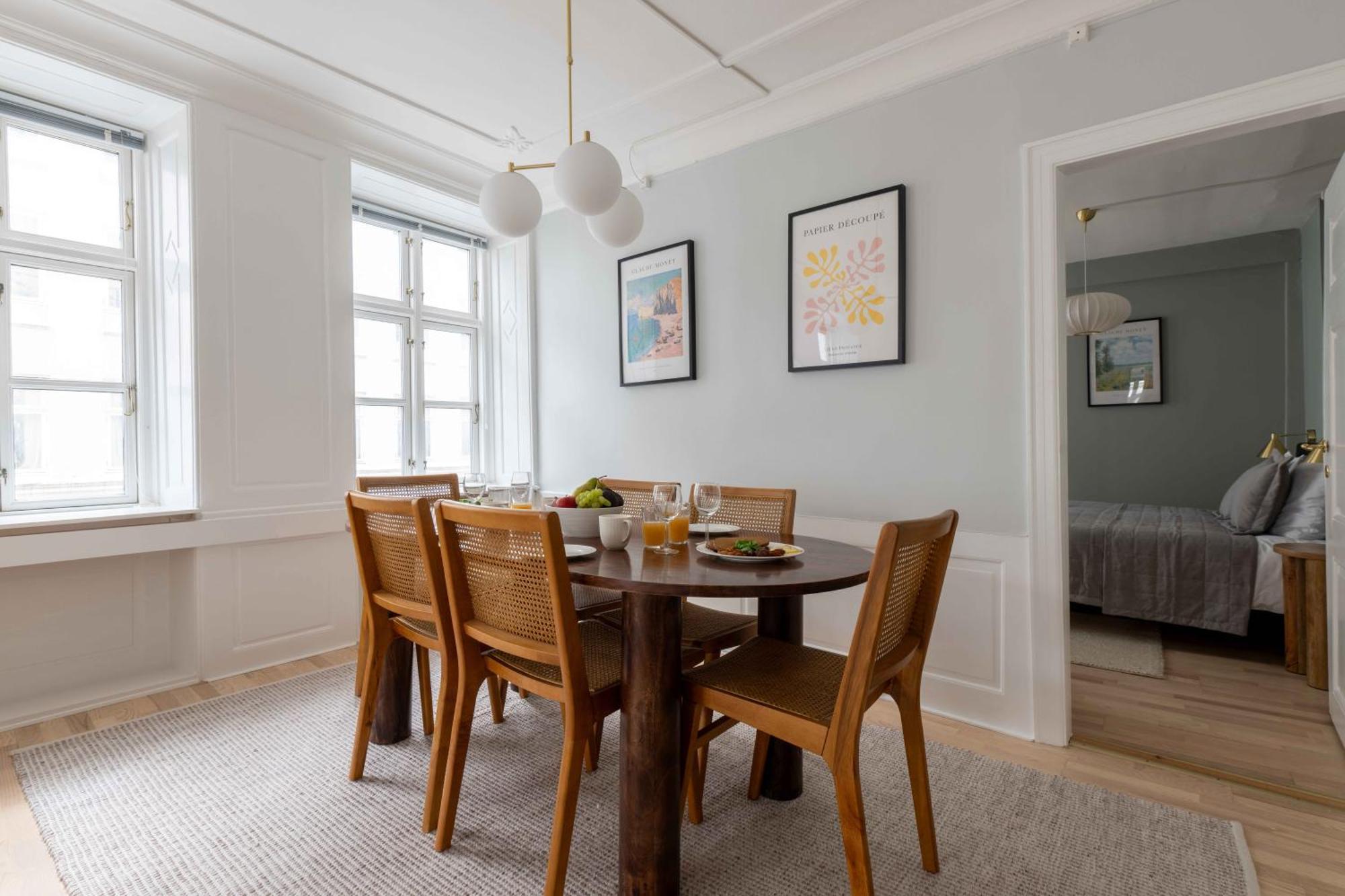 Spacious Tivoli Gardens Apartment W 3 Bedrooms 哥本哈根 外观 照片