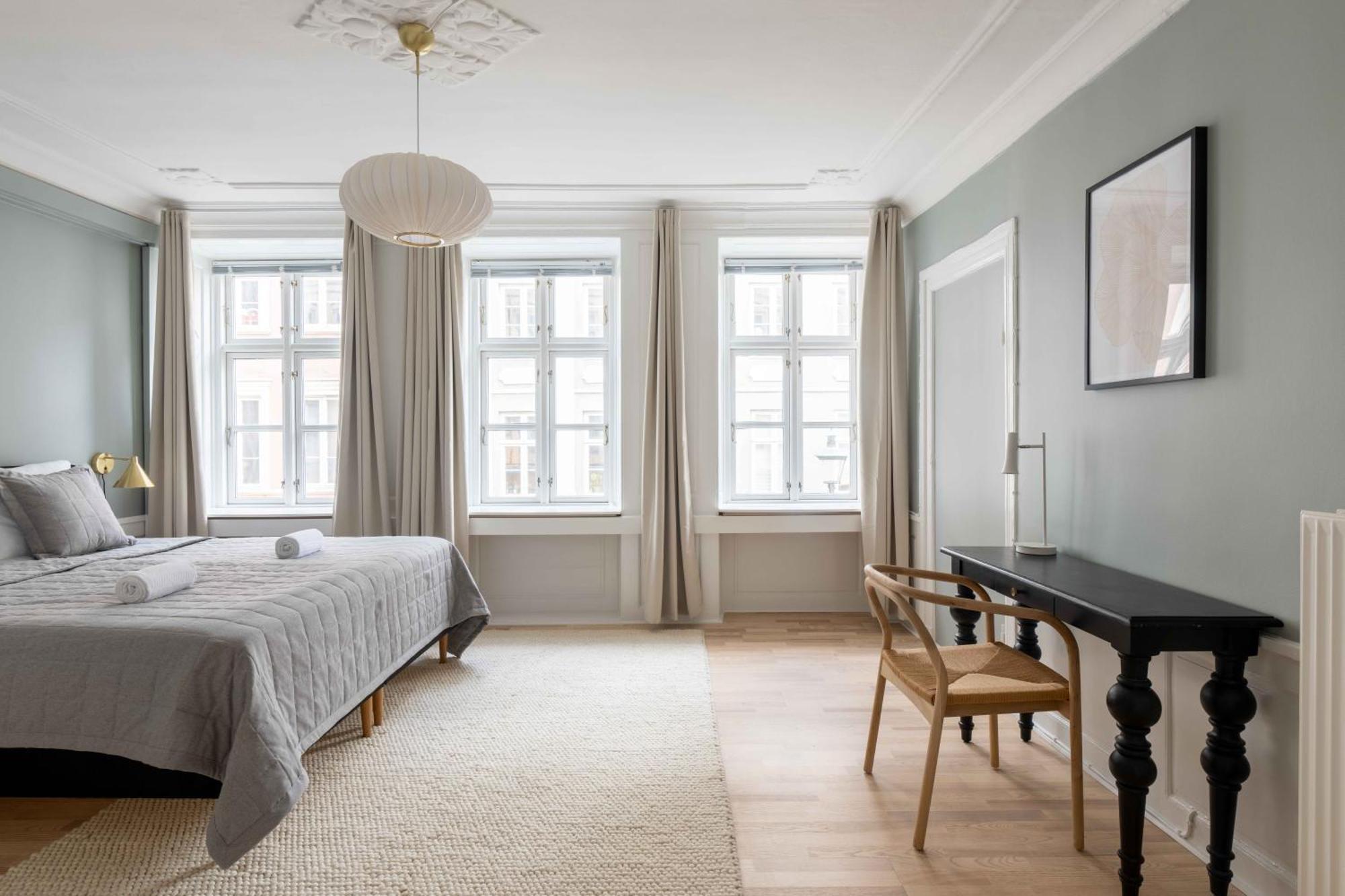 Spacious Tivoli Gardens Apartment W 3 Bedrooms 哥本哈根 外观 照片